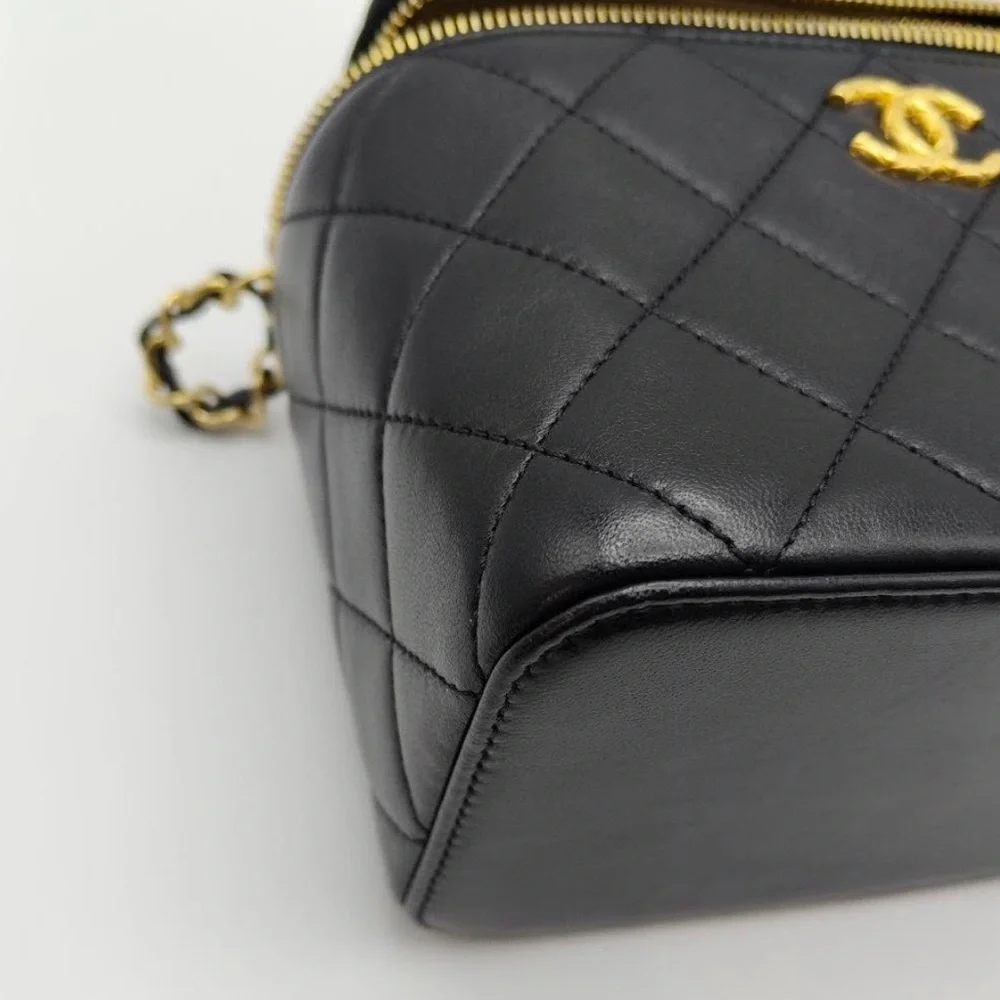 Chanel Jewelled spellout Bangle top handle Black Quilted Lambskin Vanity Bag - Picture 6 of 9